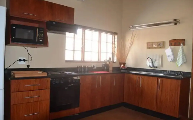 Thabaledi Game Lodge