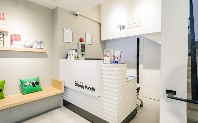 Hotel Sleepy Panda Stream Walk