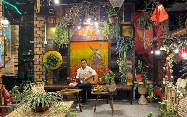Redhouse Backpacker Hostel