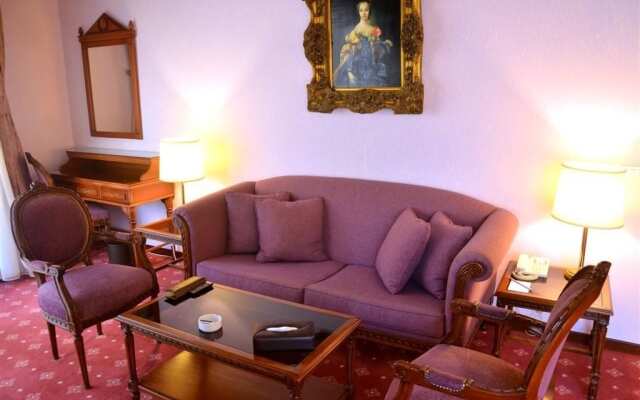Serenada Golden Palace - Boutique Hotel