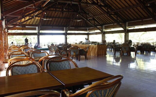 Surya Pesona Beach Hotel