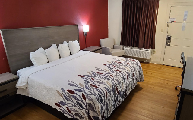 Red Roof Inn & Suites Cornelius – Lake Norman