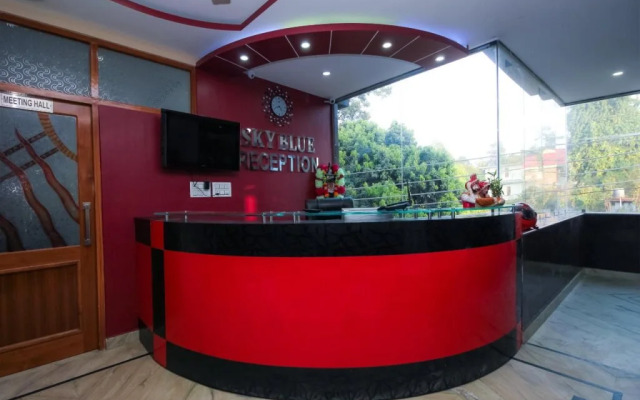Hotel Sky Blue By OYO Rooms