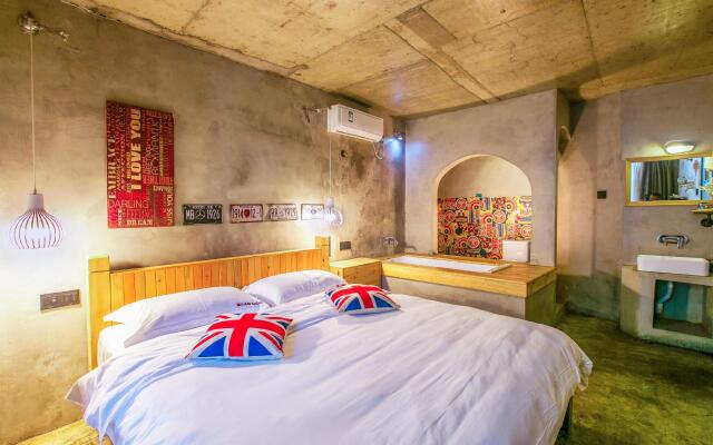 JiaoChangWei Maan CoCo Travelling With Hotel