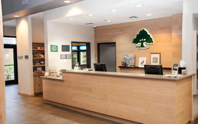 GreenTree Inn & Suites Phoenix Sky Harbor