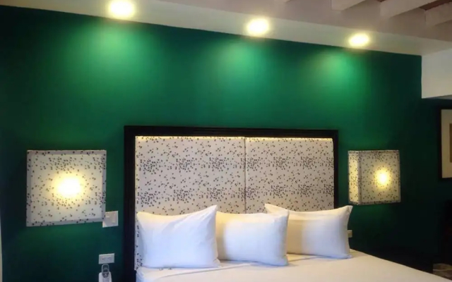 Americas Best Value Inn - Posada El Rey Sol