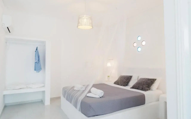 Noème Santorini