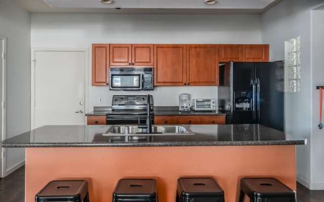 Stylish Phoenix Apartment by WanderJaunt