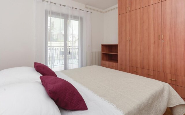 Awesome Home in Podstrana With Wifi and 1 Bedrooms
