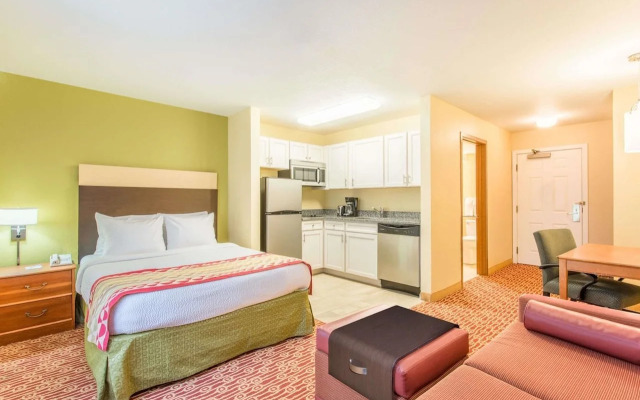 Hawthorn Suites by Wyndham Sterling Dulles