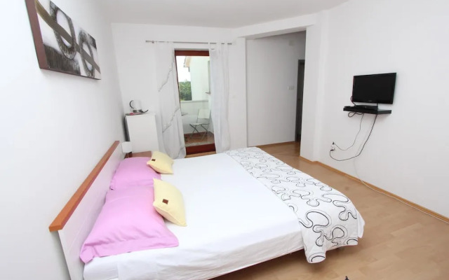 Rooms and Apartment Luana