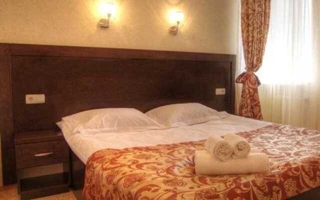 Vlada Hotel