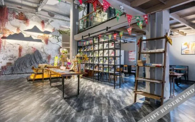 Jiyin Hostel