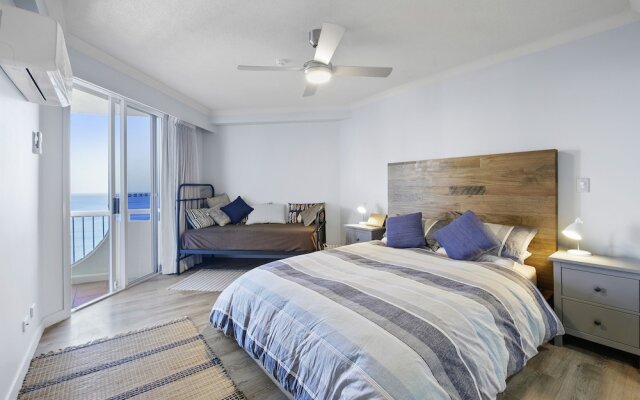 Beachfront Luxury 3 Bedroom Apartment