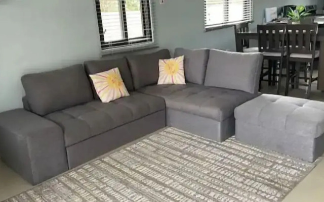 Luxurious Modern home Ocho Rios CC