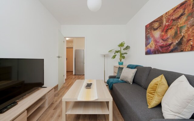 Apartment Legnicka by Renters