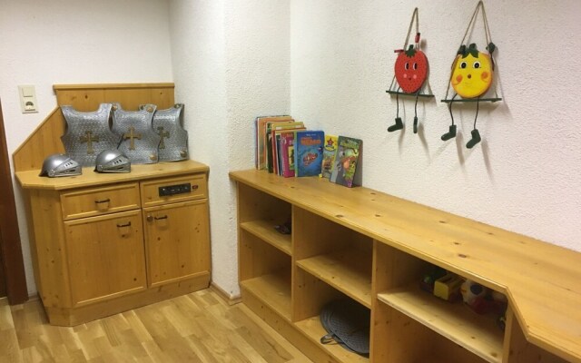 Burg Biedenegg Niedermontani Flie