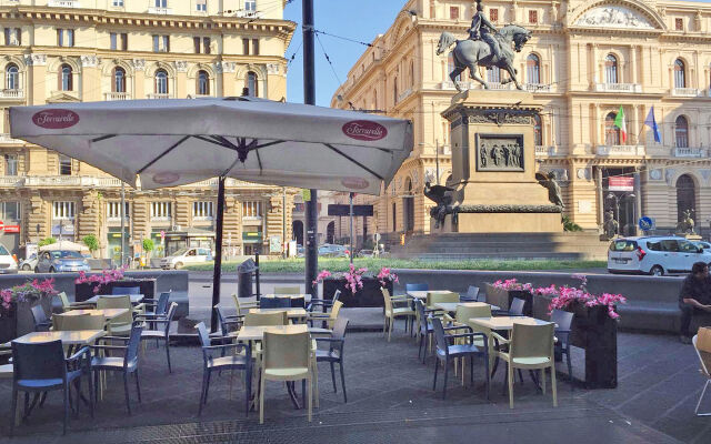 Piazza Bovio 22