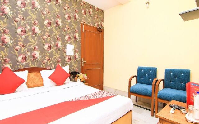 OYO 14932 Hotel Paradise