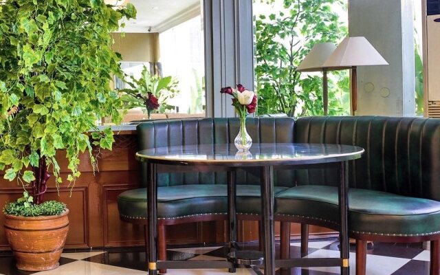 Johns Pardede International Hotel