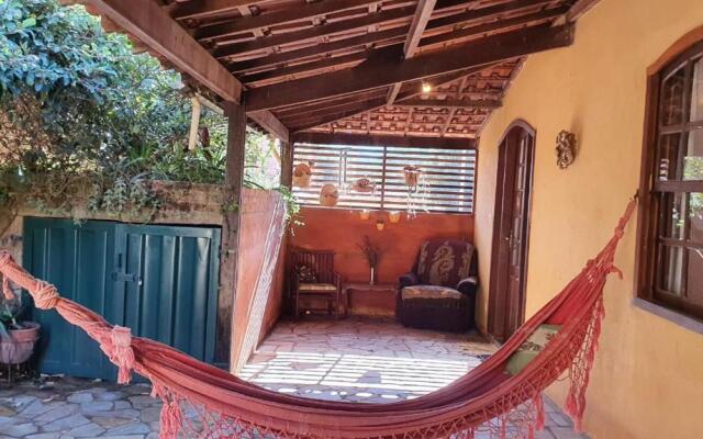 Casinha a 300m da Estação