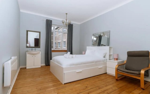 Cosy 2 Bedroom Flat in Craigleith