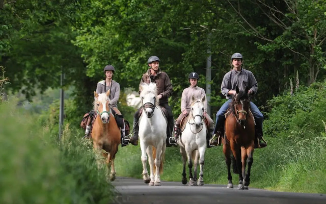 Hilltop Cottage With Pool