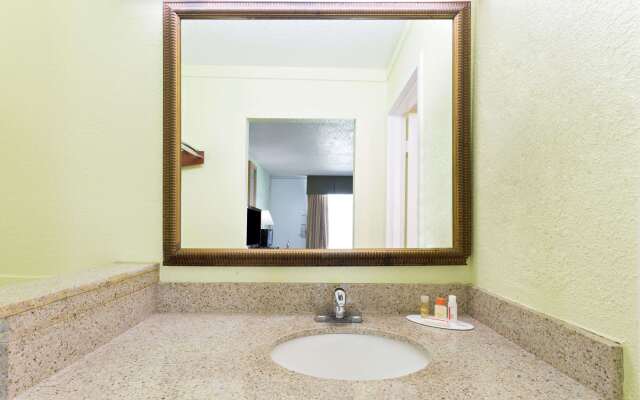 Days Inn by Wyndham Washington