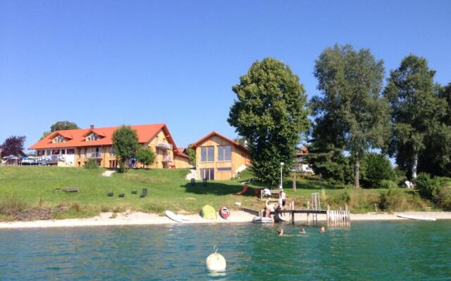 Seehotel und Appartements Schnöller