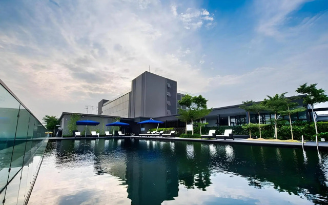 e.City Hotel at OneCity