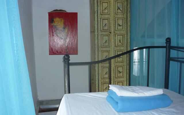 Traditional Villa 7 Mins Drive From Haraki Beach