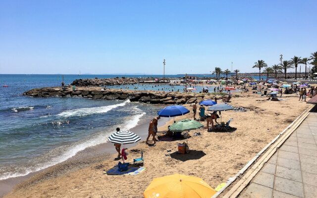 Sunny Holiday Apartment