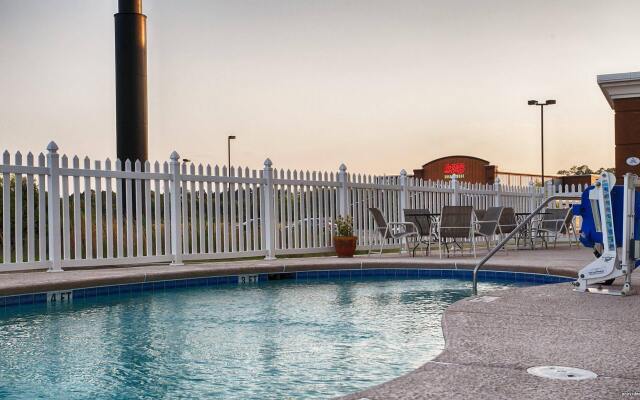 Best Western Plus Brunswick Inn & Suites