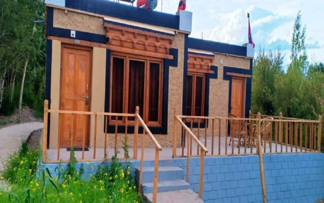TIH Chomal Huts