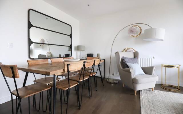 Charming 2 Bedroom Property in East London