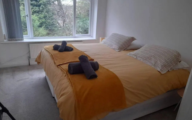 Beautiful Modern 3-bed House in Birmingham