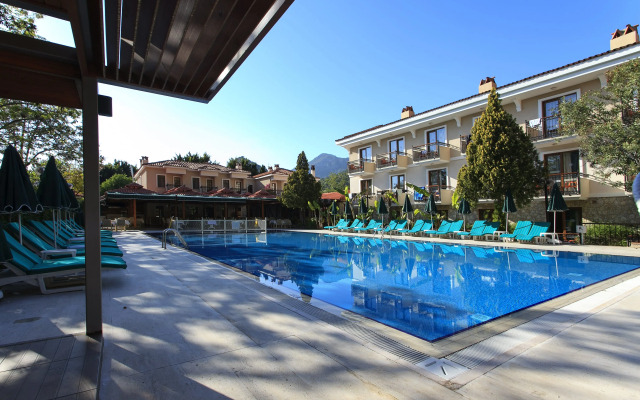 Perdikia Beach Hotel