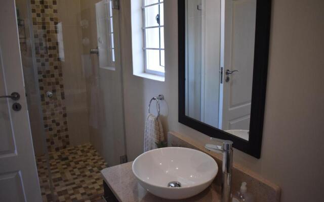 Gem of Durban North, Relax║Pool║AC║Wi-Fi║Dining