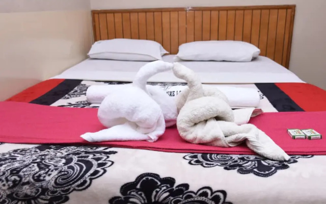 Goroomgo Kaveri Deluxe Lodge Bengaluru