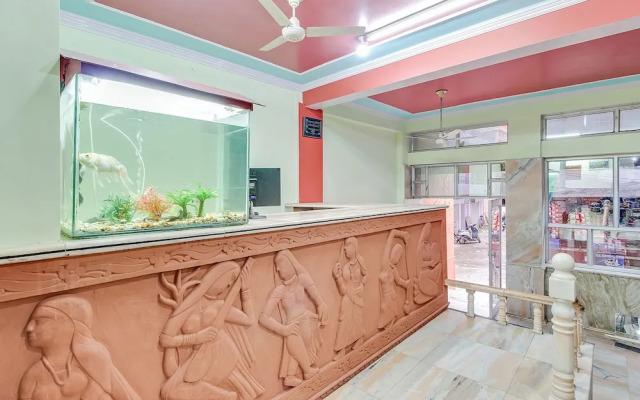 SPO ON 46695 Red Tomato Palace