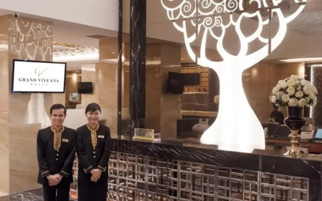 Grand Viveana Hotel