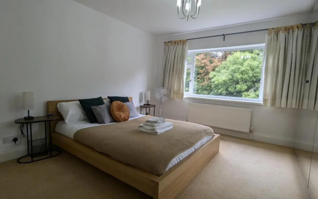 Modern 3 Bed Home Solihull Centre