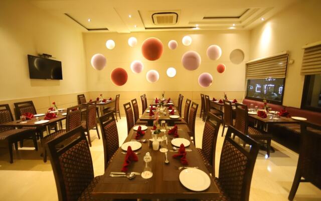 Hotel Amrapali Grand