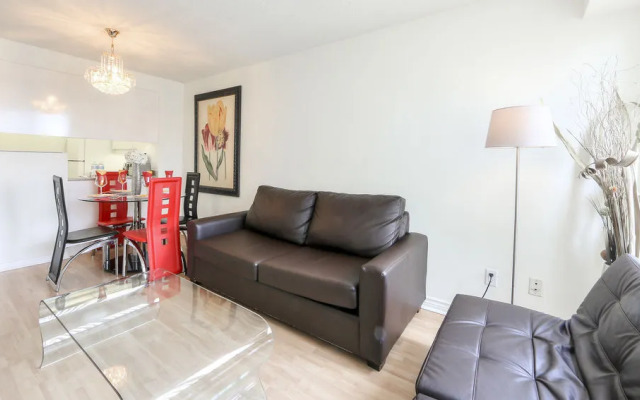 Atlas Suites - Bay & College