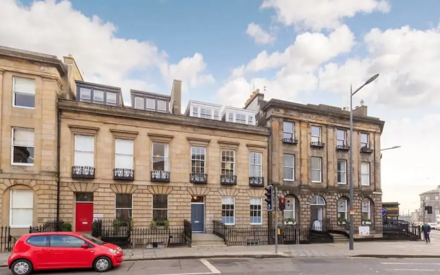 Torphichen Street 5 Star Luxury Apartment