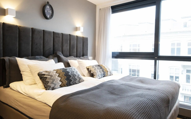 B14 Apartments & Rooms