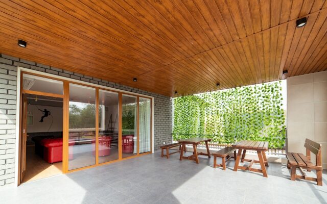 ololoFreelander work and travel Hostel