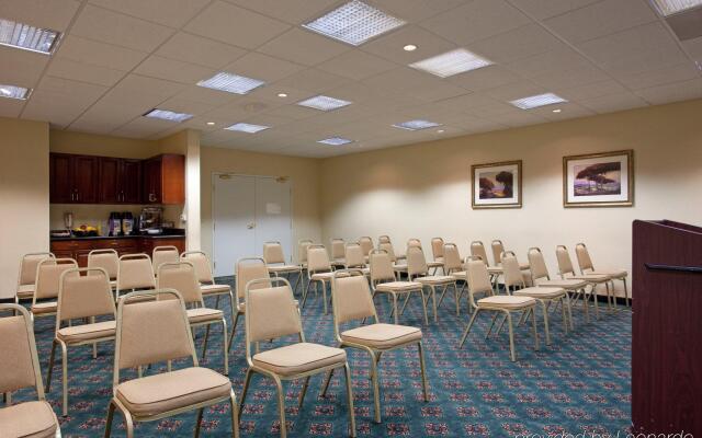 Holiday Inn Express Las Vegas - Stadium Area by IHG