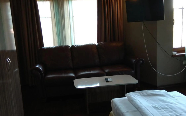 Roots Hotel & Wine Bar