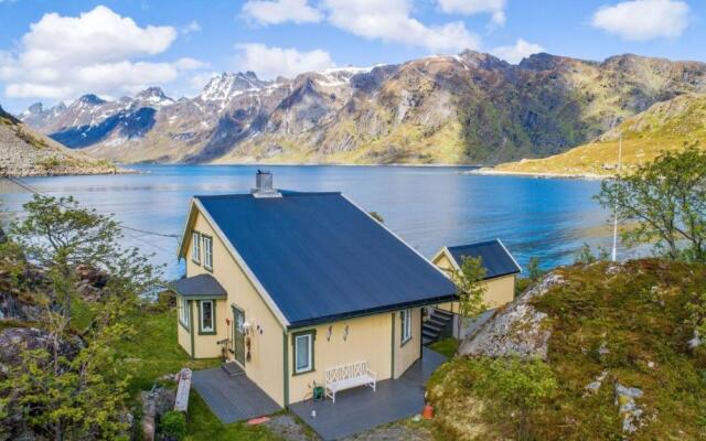 Sea-view house in Sund